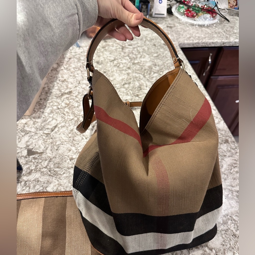 Burberry Medium Ashby